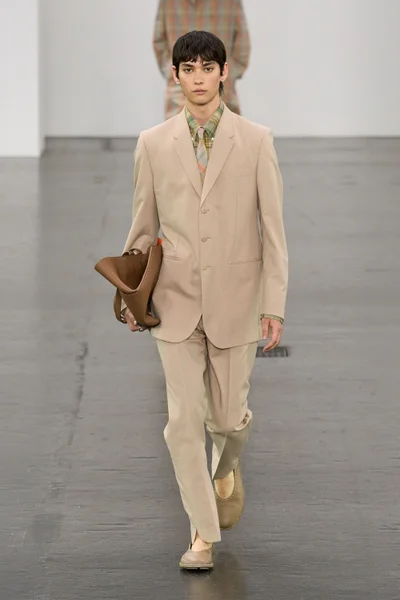 Look 11